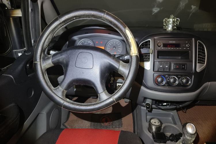 Used FORTHING Lingzhi 2013 V3 1.5L 7-Seater Standard Model II
