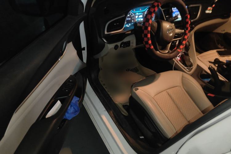 Used Buick GT 2016 15N Automatic Elite Edition Driver Seat