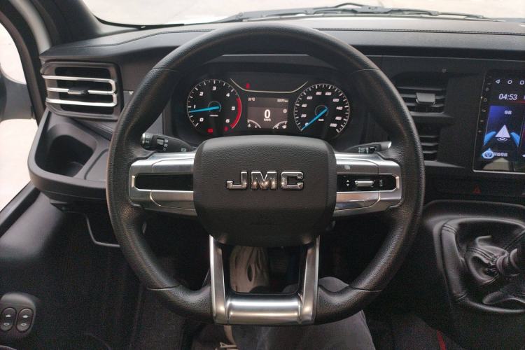 Used JMC Fushun 2025 2.0T 6MT Diesel Short-Wheelbase Mid-Roof Commercial Multi-Purpose Passenger Vehicle with 5/6 Seats
