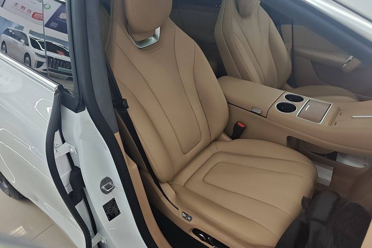 Used Hima Luxeed R7 2024 All-Electric 736 km Ultra Right Front Seat