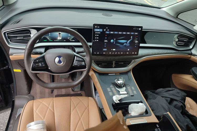 Used Denza D9 2024 EV 620 Premium Model
