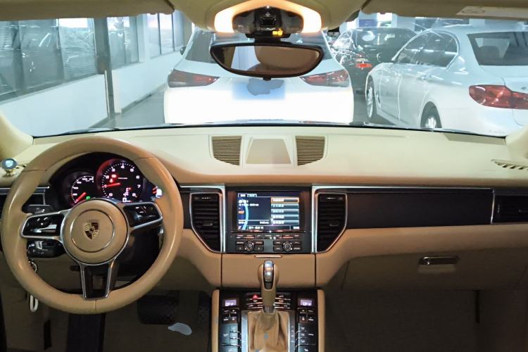 Used Porsche Macan 2016 Macan 2.0T
