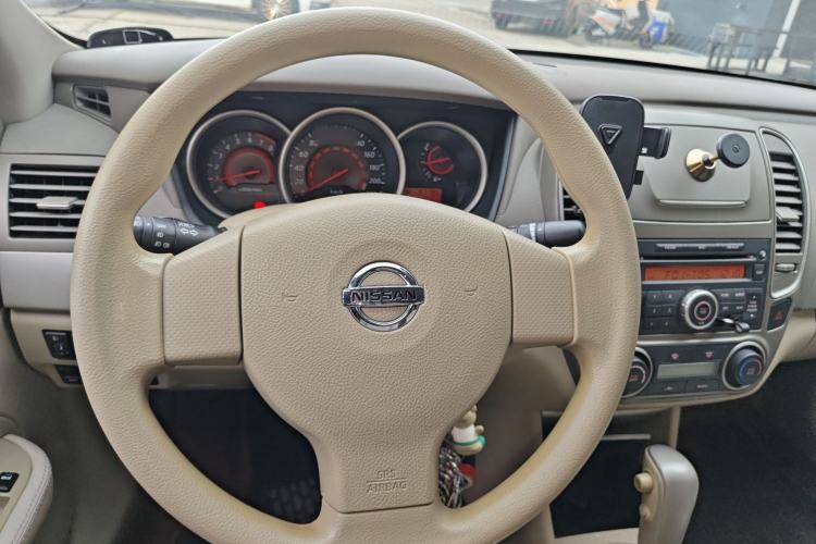 Used Nissan Sylphy 2012 Classic 1.6XE Automatic Comfort Edition Steering Wheel