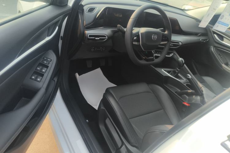 Used CHANGAN Eado 2025 PLUS 1.5L Manual Luxury Edition