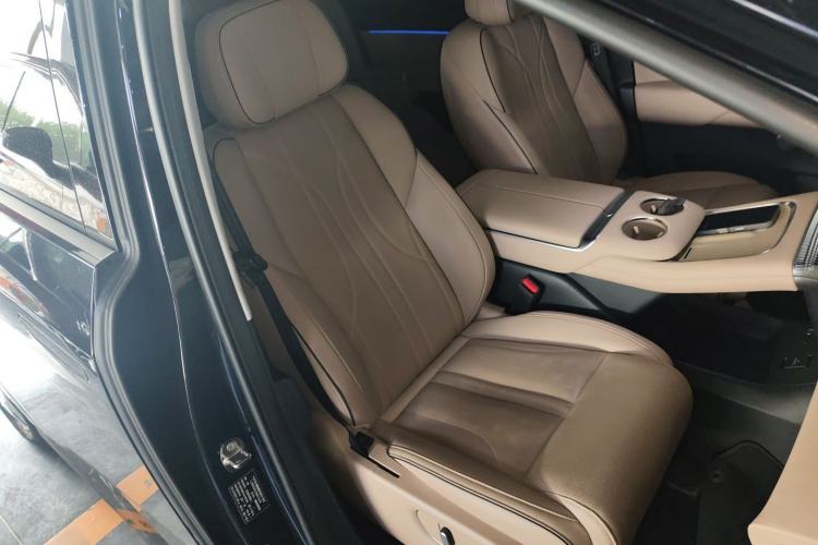 Used XPeng X9 2024 702 Ultra-Long Range Max Right Front Seat