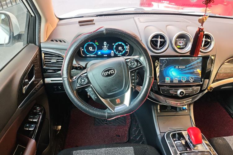 Used BYD Tang New Energy 2015 2.0T Four-Wheel-Drive Flagship Model