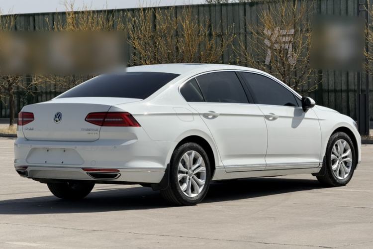 Used Volkswagen Magotan 2018 330TSI DSG Luxury Model Exterior 9