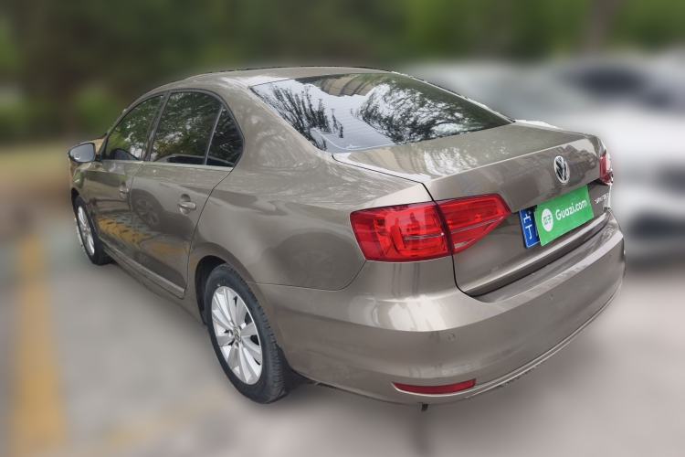 Used Volkswagen Sagitar 2015 1.6L Manual Comfort Model