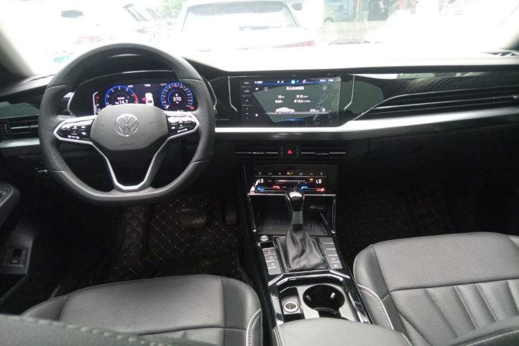 Used Volkswagen Passat 2024 380TSI Dragon Glory Edition Center Console