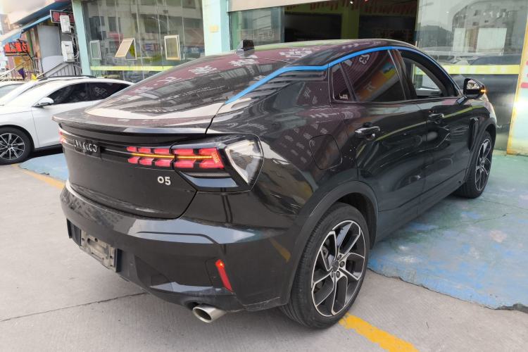 Used Lynk & Co 05 2020 2.0TD Two-Wheel Drive Shine Halo Rear Right 45 Deg