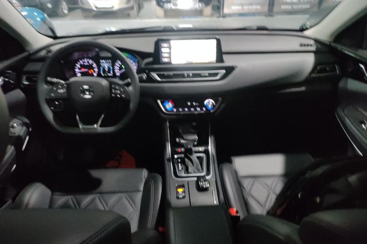 Used CHANGAN Ruicheng CC 2022 Blue Whale Edition 1.5T DCT Luxury Model Center Console