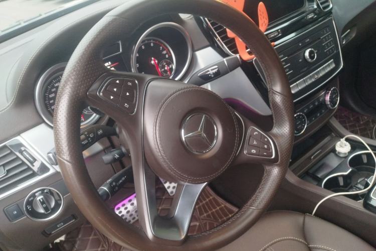 Used Mercedes-Benz GLS 2017 GLS 400 4MATIC Fashion Edition Steering Wheel