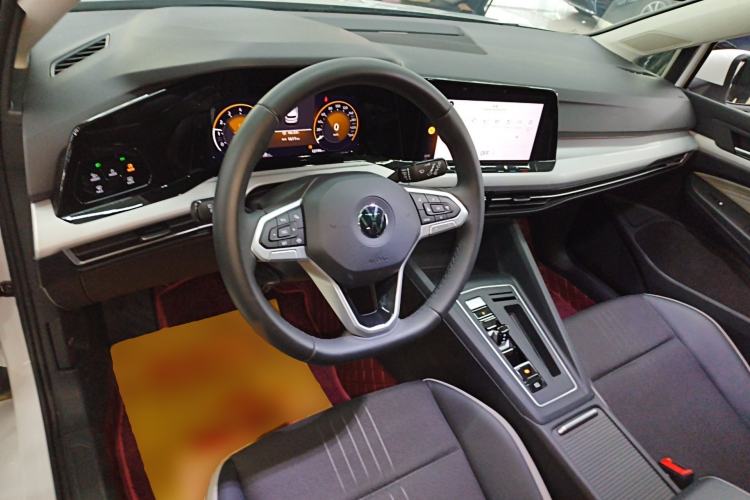 Used Volkswagen Golf 2024 280TSI DSG Pro 50th Anniversary Edition Center Console