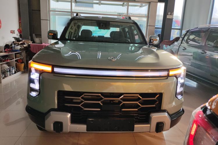 Used Dongfeng Zhengzhou Nissan Z9 GE PHEV 2025 135KM All-Wheel Drive Deluxe Edition