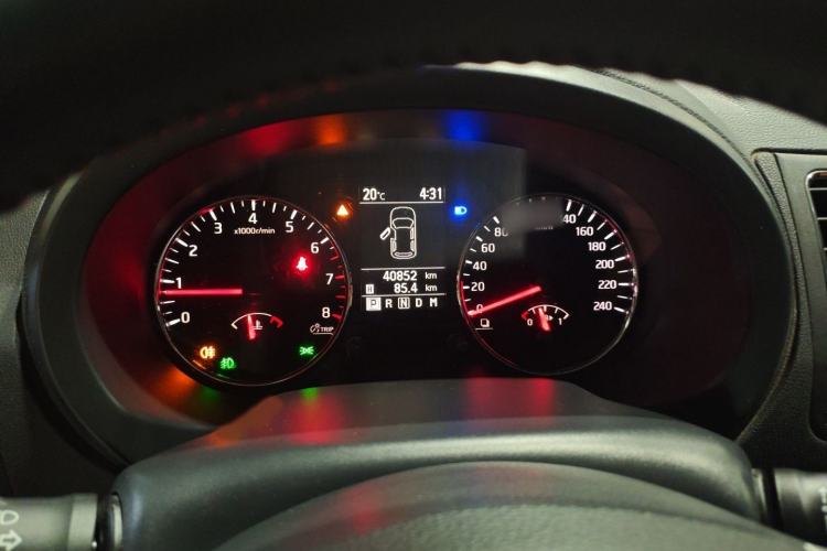 Used Dongfeng Fengdu MX6 2016 2.0L CVT Two-Wheel Drive All-Around Version
