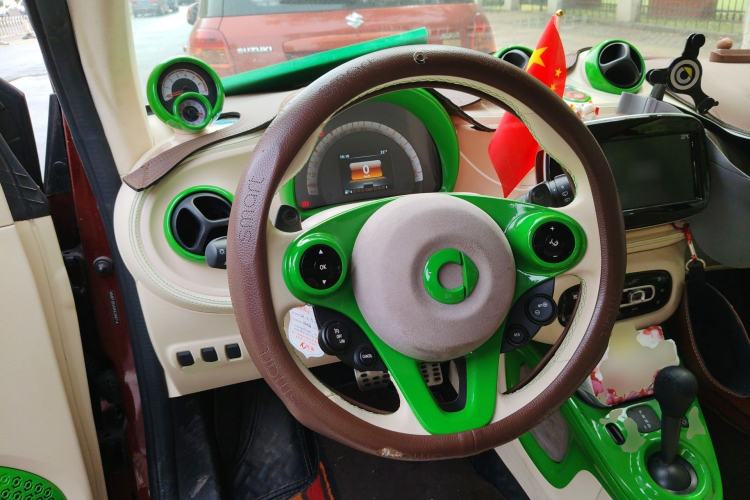 Used smart fortwo 2019 0.9T 66kW Red Instant Special Edition China VI Steering Wheel