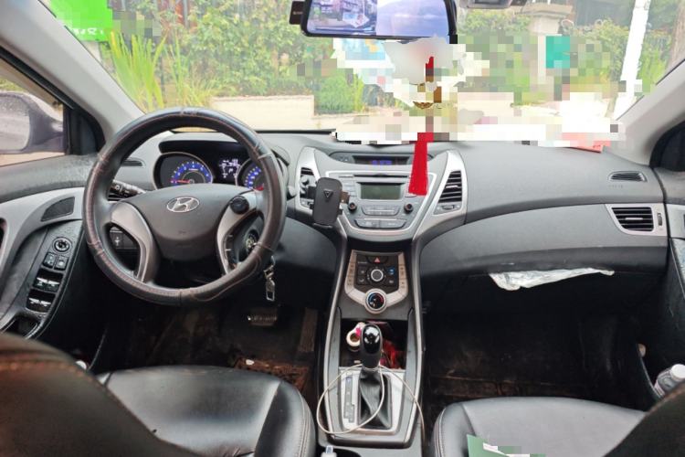 Used Hyundai Elantra (5th Generation / Langdong) 2016 1.6L Automatic Smart Version Center Console