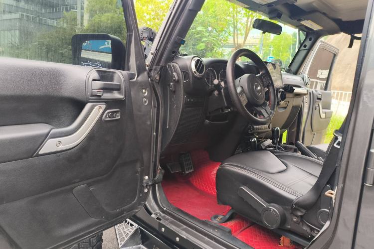 Used Jeep Wrangler 2012 3.6L Sahara Four-Door Edition