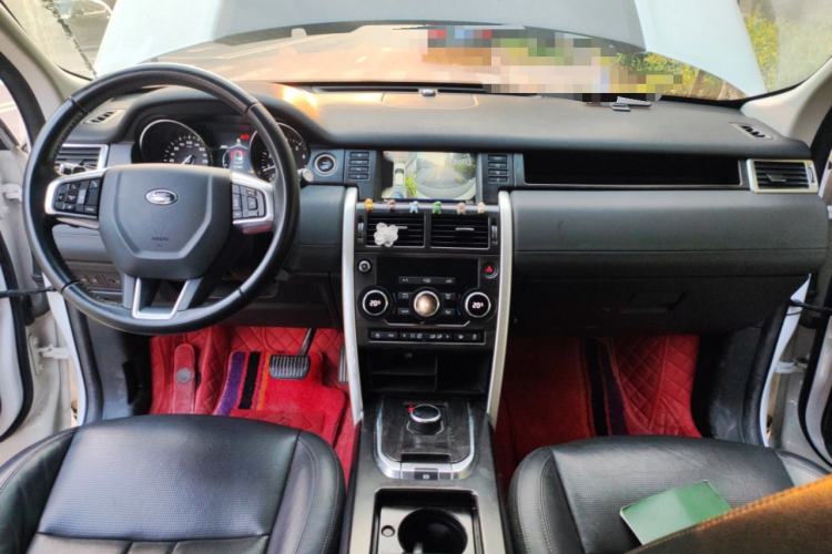 Used Land Rover Discovery Sport 2018 240 PS SE Version Center Console