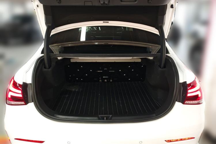 Used Mercedes-Benz A-Class 2022 Revised Version A 200 L Sport Sedan Fashionable Style