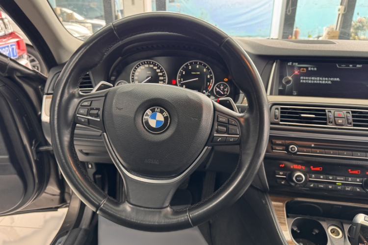 Used BMW 5 Series 2014 535Li Leading Model Steering Wheel