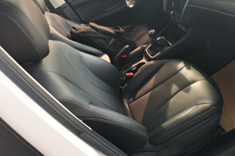 Used Roewe i5 2019 1.5L Manual 4G Connectable Langhao Edition