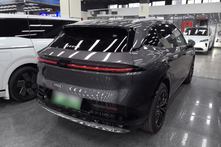 Used Zeekr 7X 2025 100 kWh Long-Range Rear-Wheel Drive with Intelligent Driving Features
