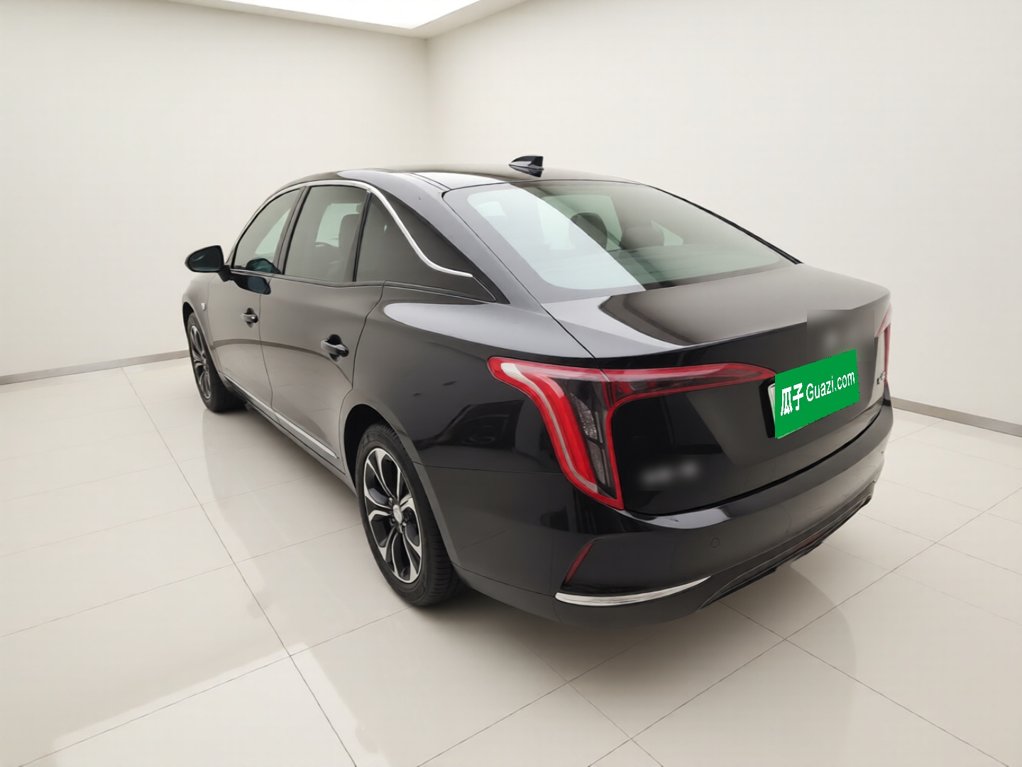 Hongqi E-QM5 2023 Revised Version Basic Travel Edition — снимка 4