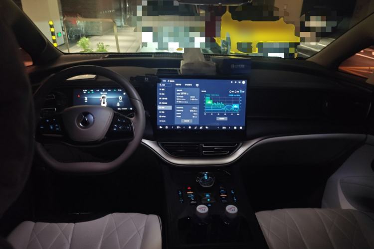 Used Denza D9 2022 DM-i 970 Four-Wheel Drive Flagship Model
