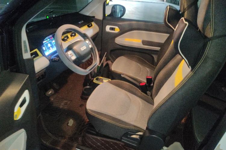 Used Chery QQ Ice Cream 2022 120km Conical Shape Lithium Iron Phosphate Driver Seat