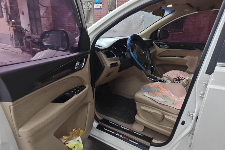 Used Baojun 730 2016 1.8L iAMT Comfort Version 7 Seats Driver Seat