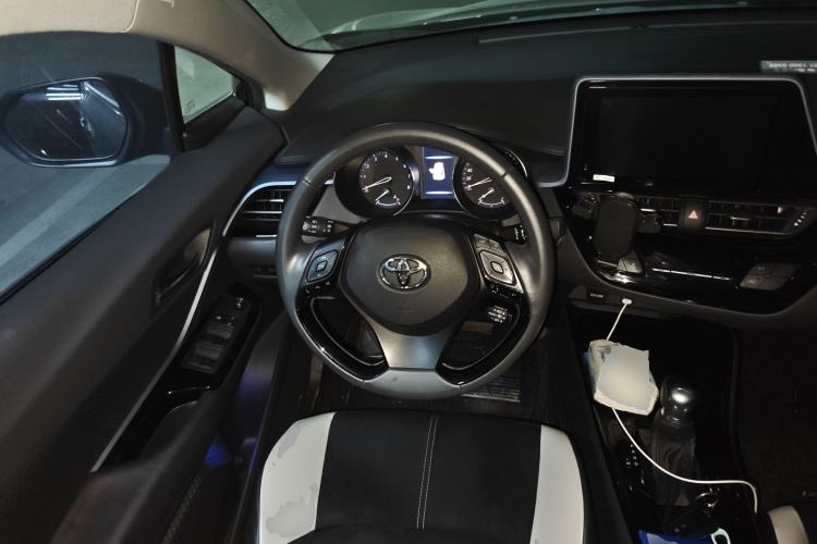 Used Toyota IZOA 2022 2.0L SPORT Edition