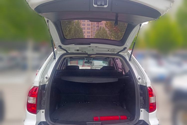 Used Roewe W5 2014 1.8T 2WD Automatic Tharu Special Edition