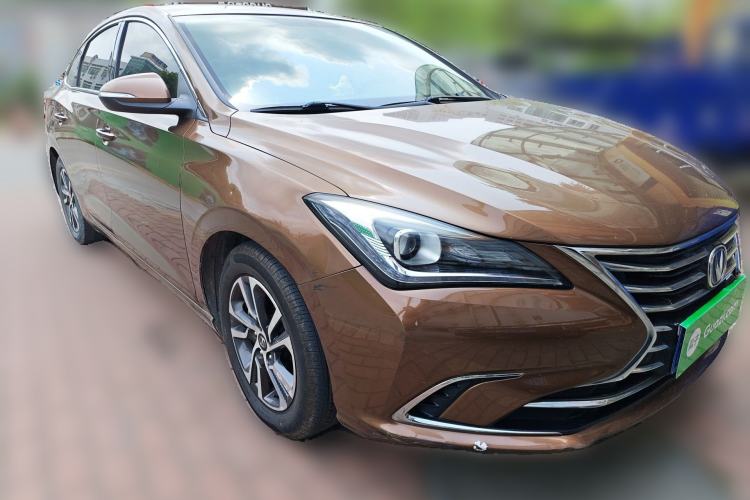 Used CHANGAN Eado 2018 1.6L GDI Manual Fashion Edition Front Right 45 Deg