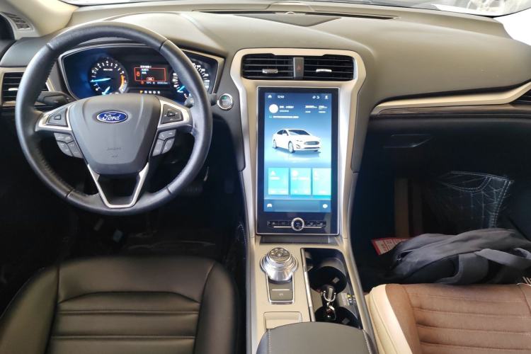 Used Ford Mondeo 2020 EcoBoost 180 Stylish Model Center Console