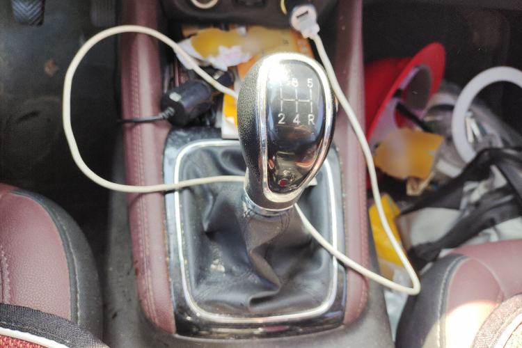 Used CHANGAN Lingxuan 2017 1.6L Manual Happiness Edition Gear Lever