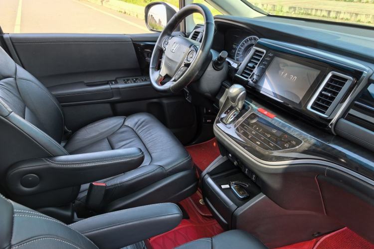 Used Honda Elysion 2019 2.0L Hybrid Luxury Edition Interior 8