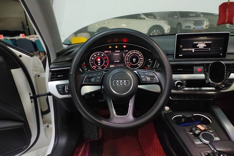Used Audi A4L 2019 40 TFSI Fashion Version China V