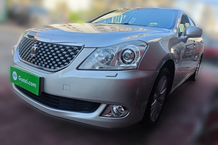 Used Toyota Crown 2011 2.5L Royal Special Edition with Leather and Sunroof