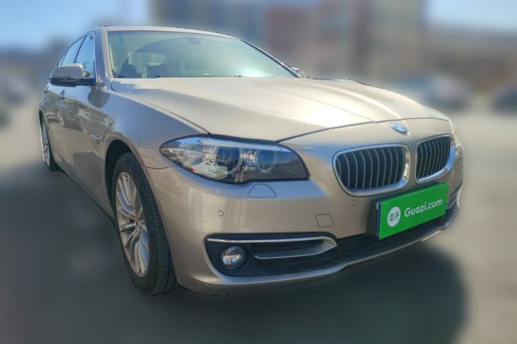 Used BMW 5 Series 2017 525Li Luxury Design Package Front Right 45 Deg