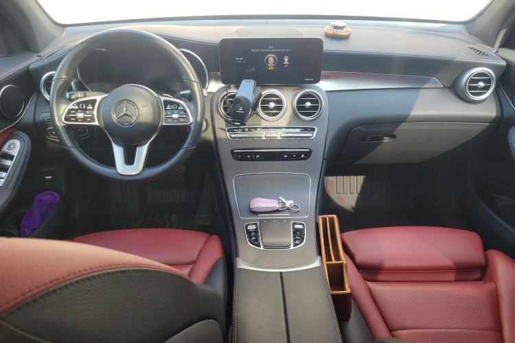 Used Mercedes-Benz GLC Coupe 2022 Refreshed GLC 300 4MATIC Coupe SUV Center Console