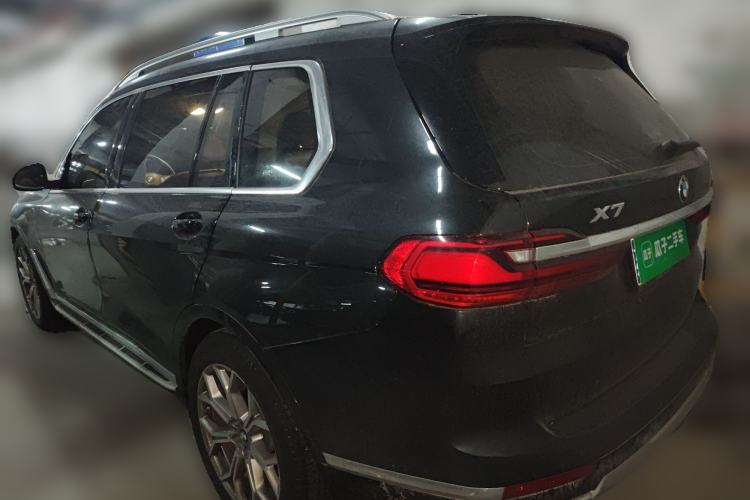 Used BMW X7 2022 xDrive40i Luxury Package with Leading Features