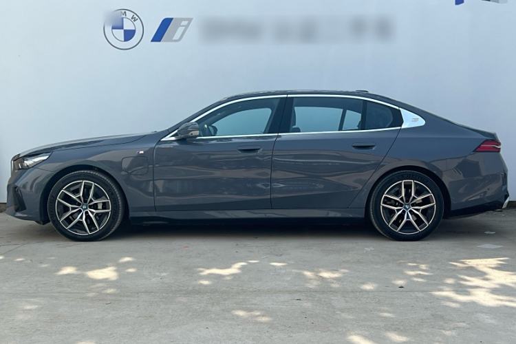 Used BMW i5 2024 eDrive 35L Luxury Model with M Sport Package