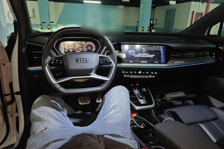 Used Audi Q4 e-tron 2023 40 e-tron Adventure Edition Center Console