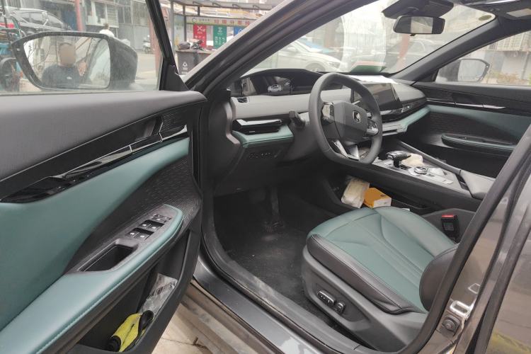 Used CHANGAN UNI-V iDD 2024 Blue Whale Smart Electric iDD 136km ZhiKu Model