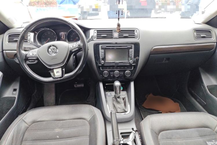 Used Volkswagen Sagitar 2016 230TSI 25th Anniversary Edition
