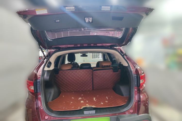 Used Soueast DX7 2015 1.5T Automatic Prestige Model Trunk