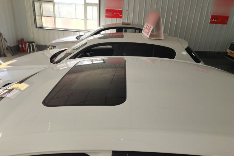 Used Roewe i5 2021 1.5L CVT Platinum Edition Roof