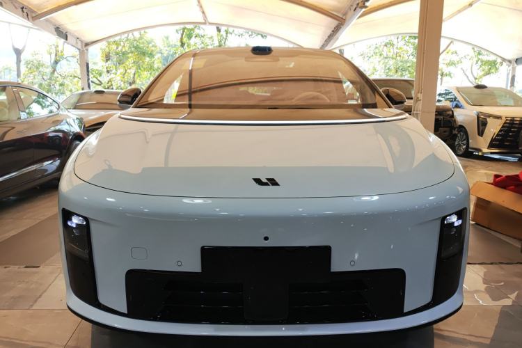 Used Li Auto i8 2025 Model Standard Version Front