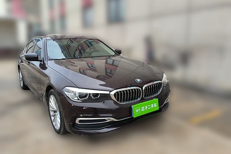 Used BMW 5 Series 2019 530Li Leading Model Luxury Package Front Right 45 Deg